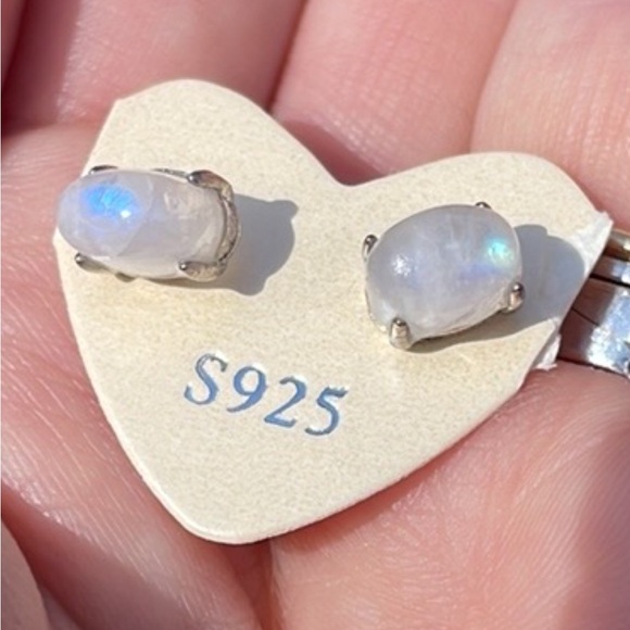 Genuine moonstone .925 studs - Picture 1 of 16